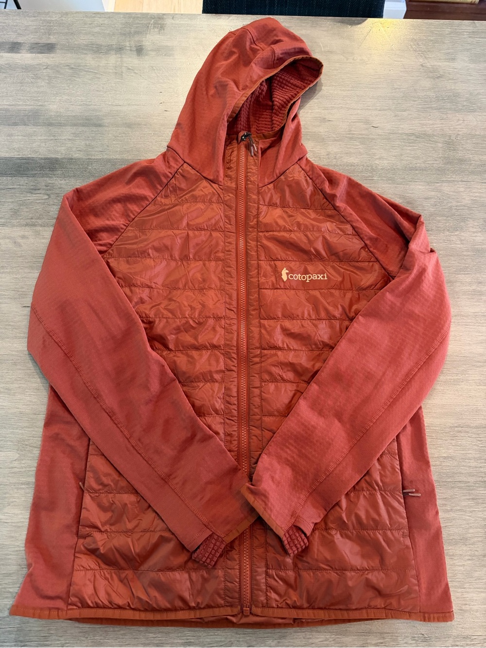 Cotopaxi Capa Hybrid Insulated Hooded Jacket in Rusty Women’s Size XL